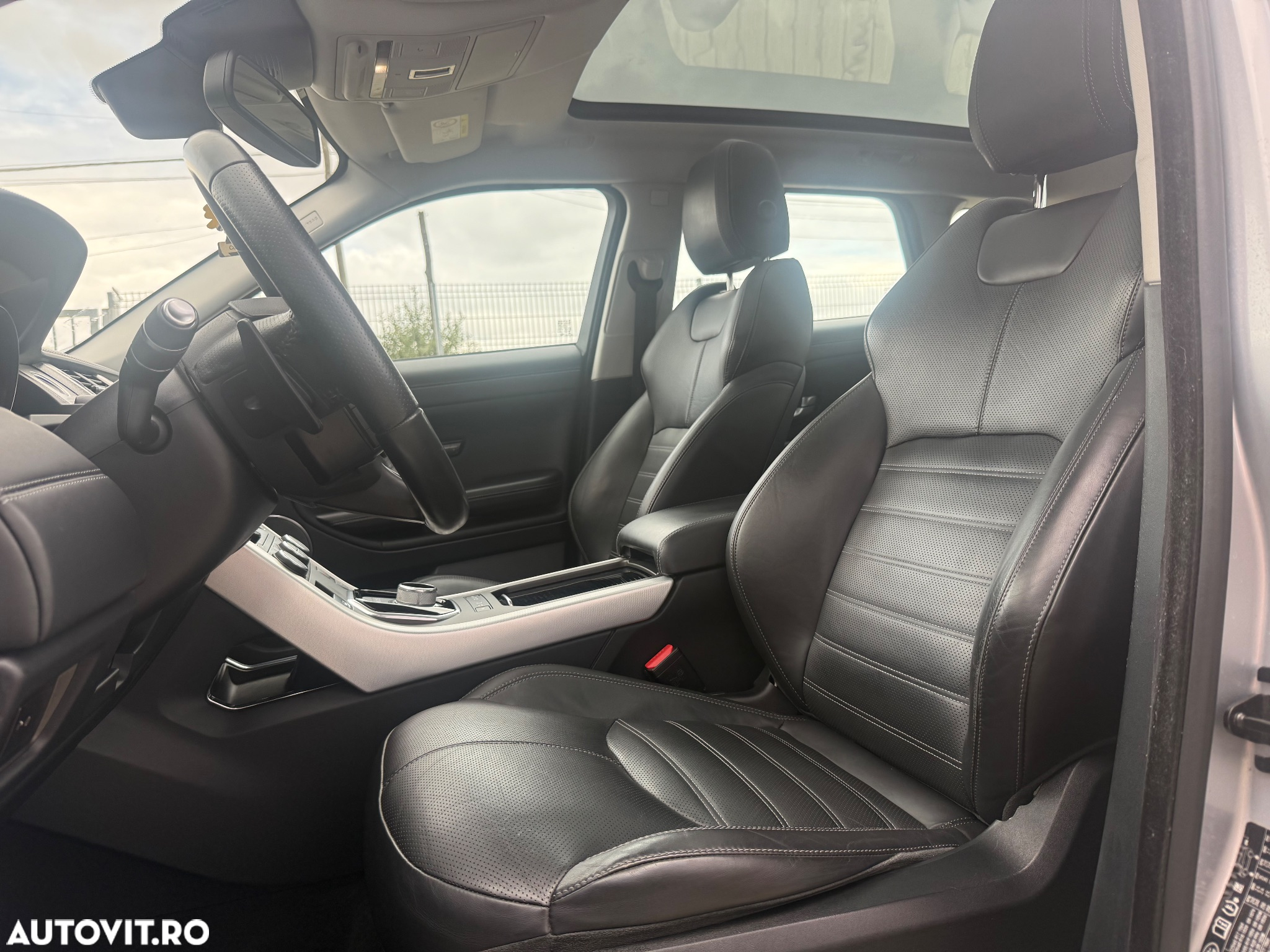Land Rover Range Rover Evoque 2.0 D150 R-Dynamic HSE - 29
