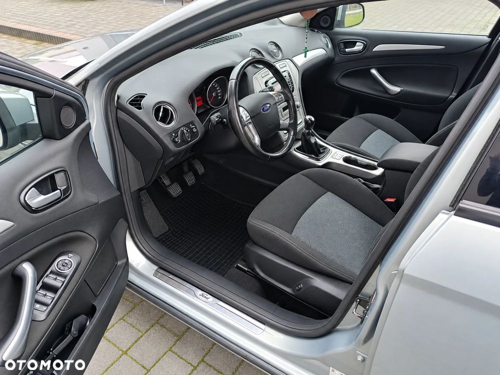 Ford Mondeo - 9