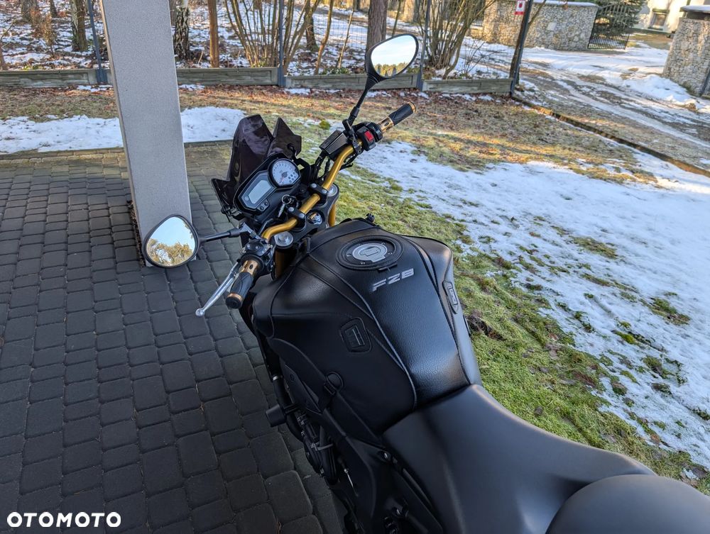 Yamaha FZ8 - 15
