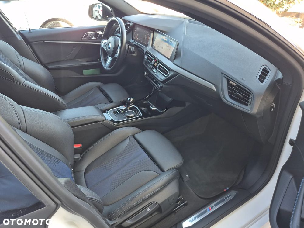 BMW Seria 2 218d M Sport sport - 30