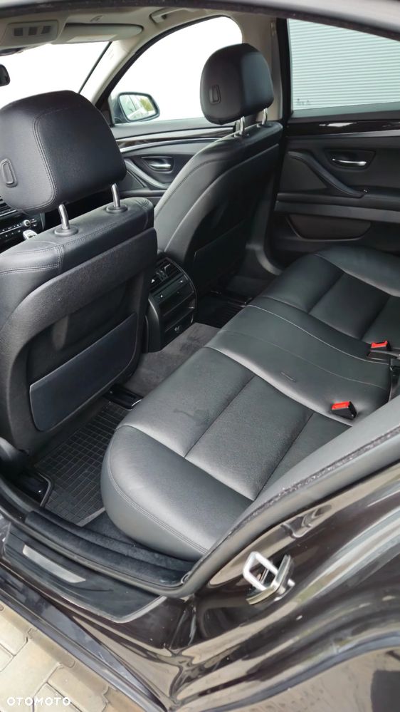 BMW Seria 5 528i xDrive - 7