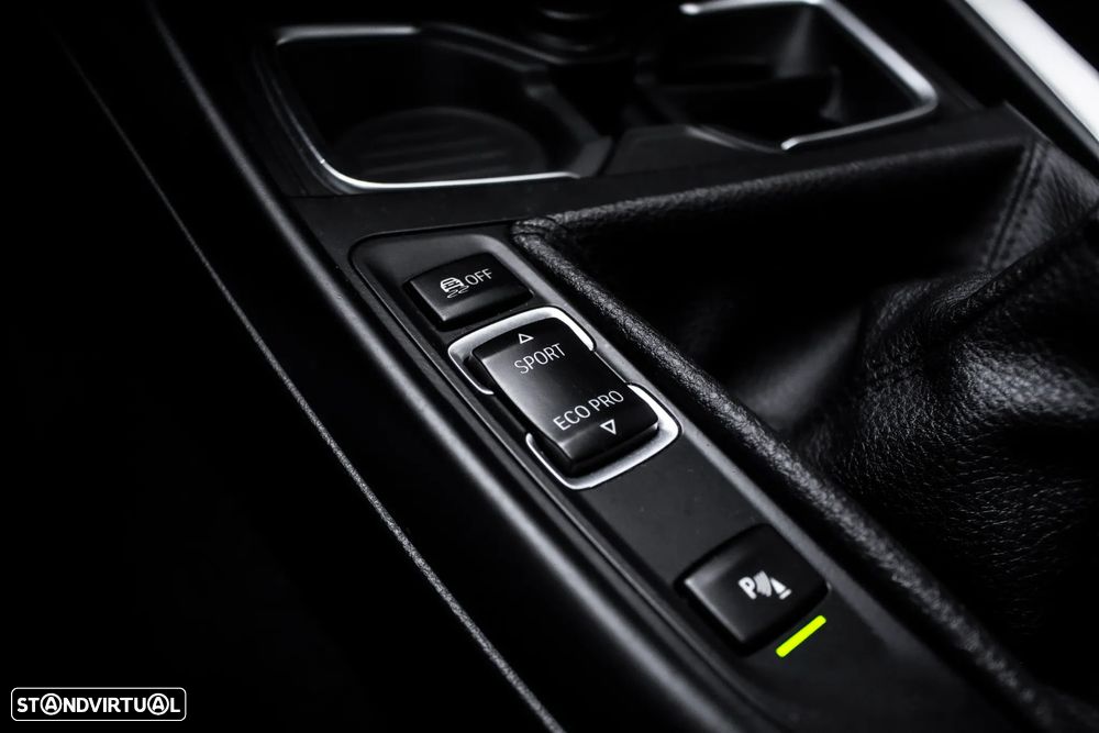 BMW 116 d Line Luxury - 23