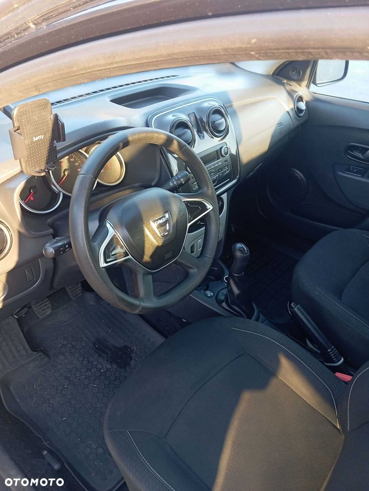 Dacia Sandero - 8