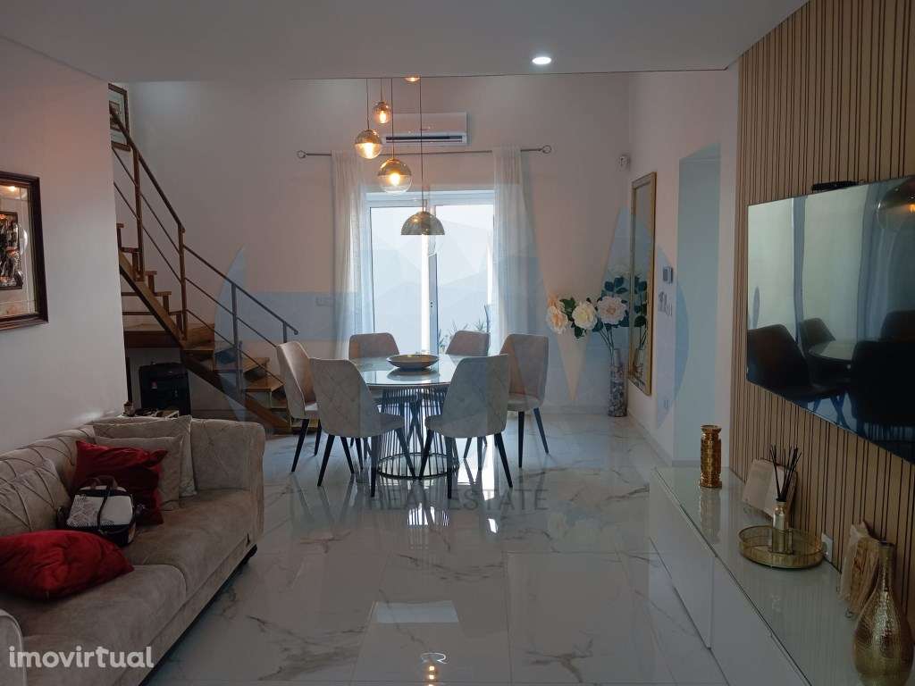 Moradia T2 Remodelada e Totalmente Mobilada - Grande imagem: 3/13