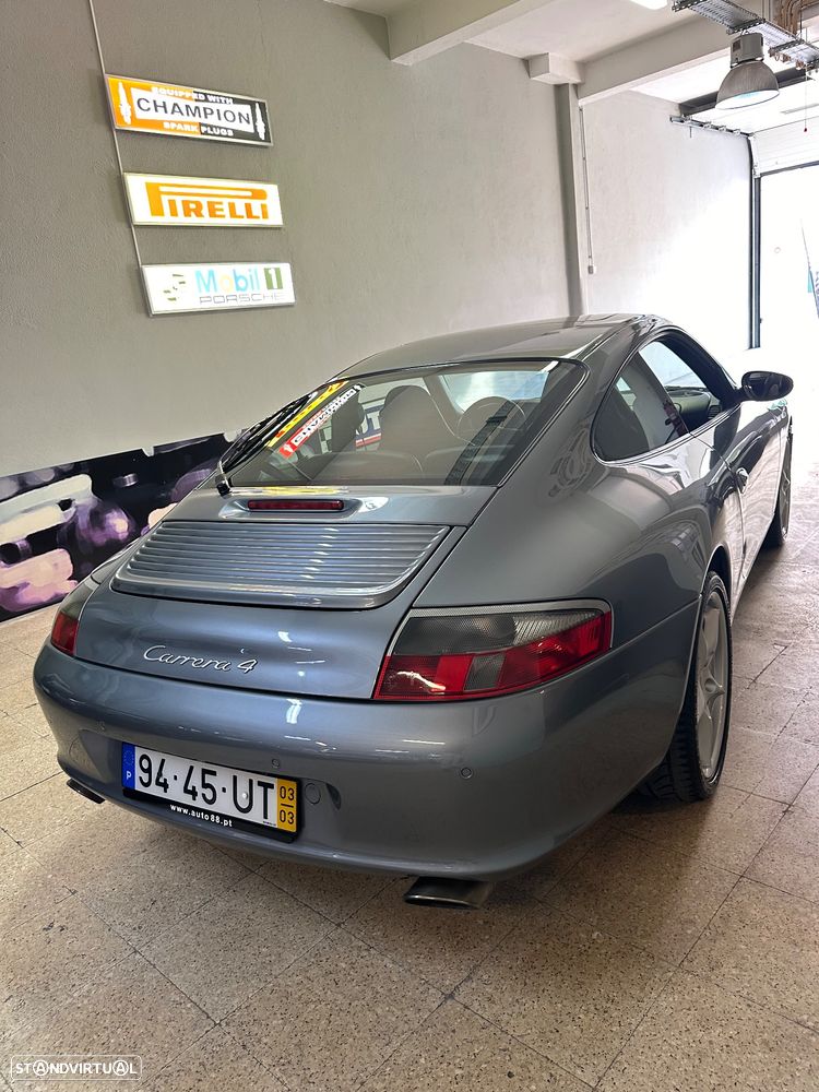 Porsche 911 (996) Carrera 4 - 19
