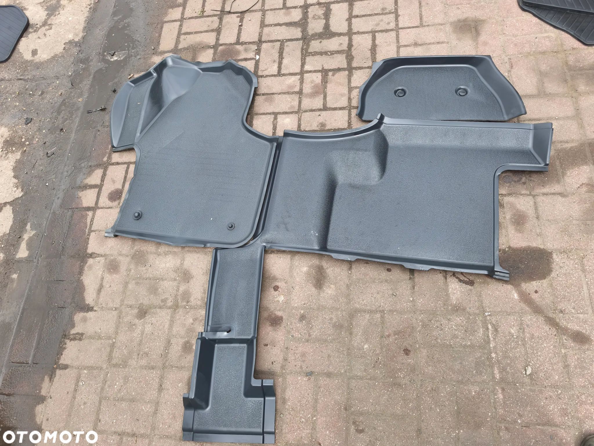 Wykładzina podłoga komplet Mercedes-Benz Sprinter w907 a9076840400 a9076843700  kierowcy pasażera 2018-2025 - 1