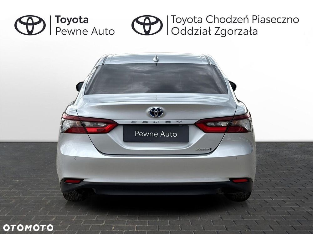 Toyota Camry - 5