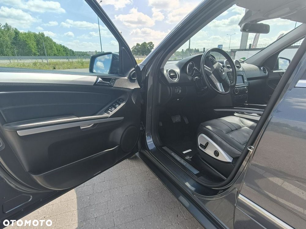 Mercedes-Benz ML - 28