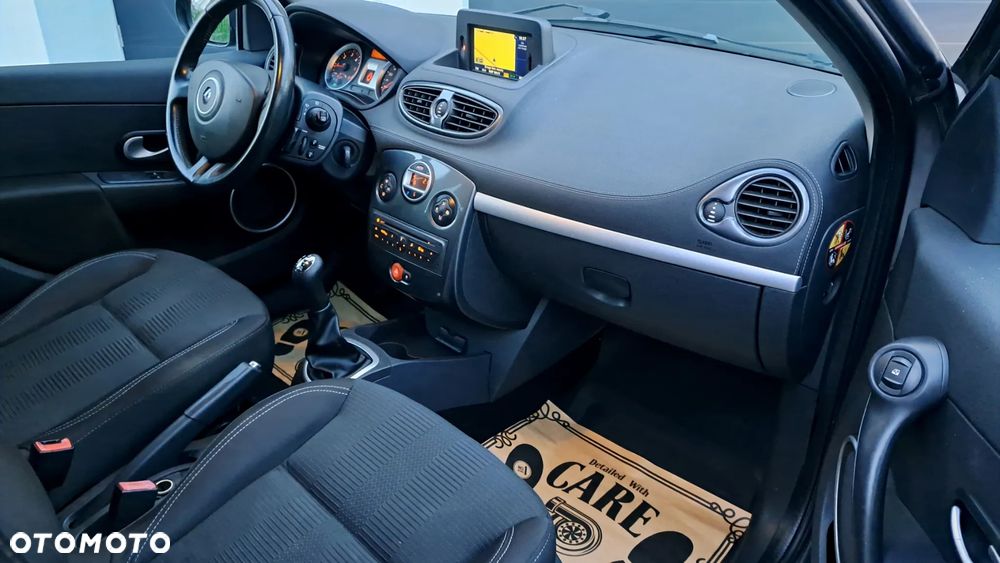 Renault Clio - 12