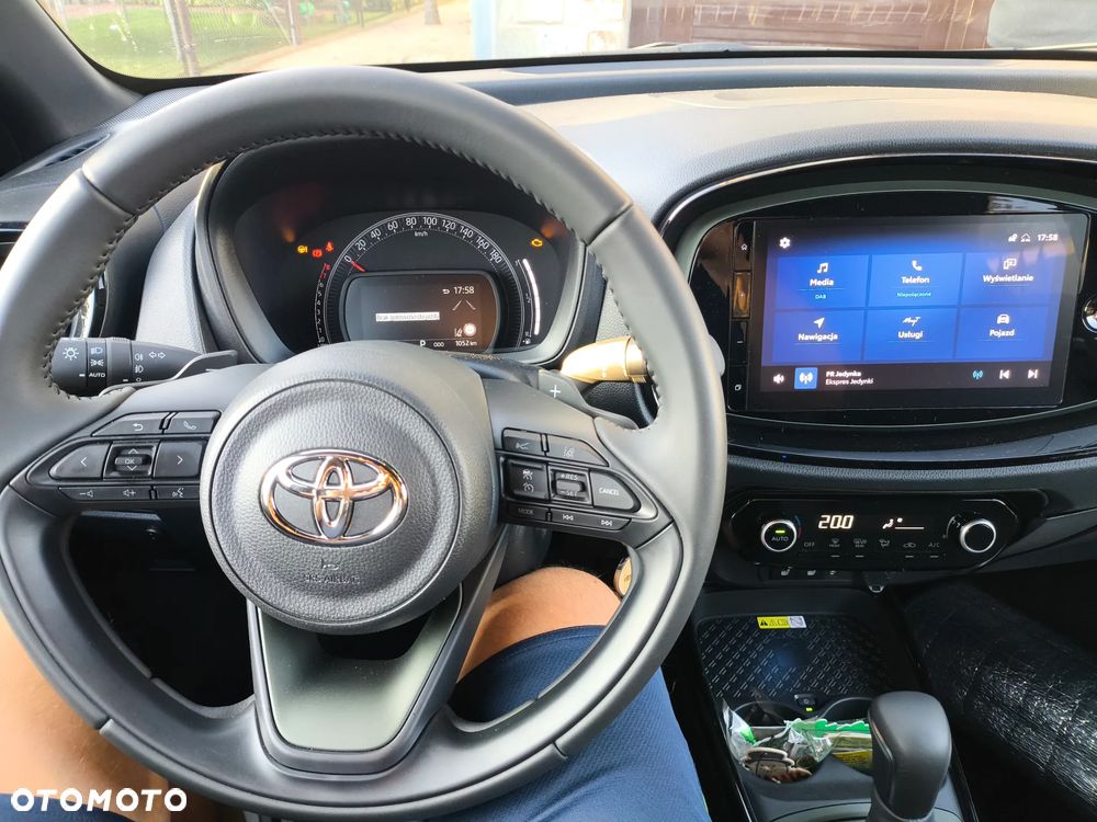 Toyota Aygo X 1.0 VVT-i Executive CVT - 10