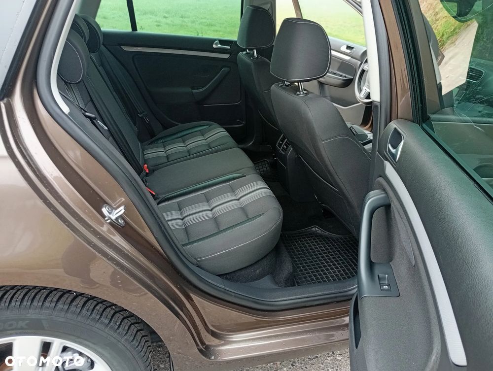 Volkswagen Golf - 25