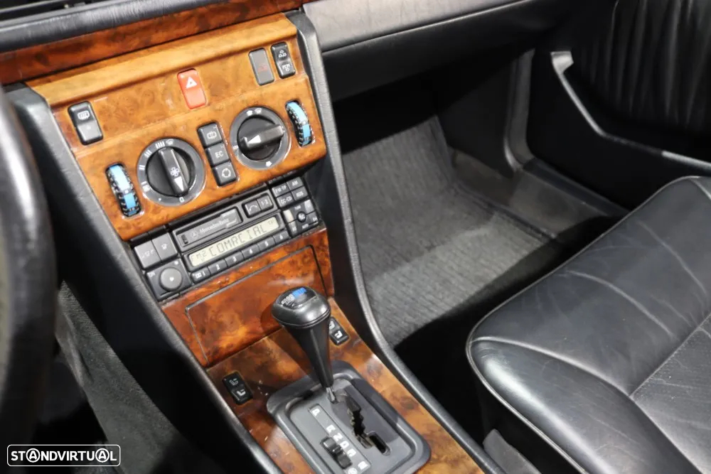 Mercedes-Benz E 220 - 32