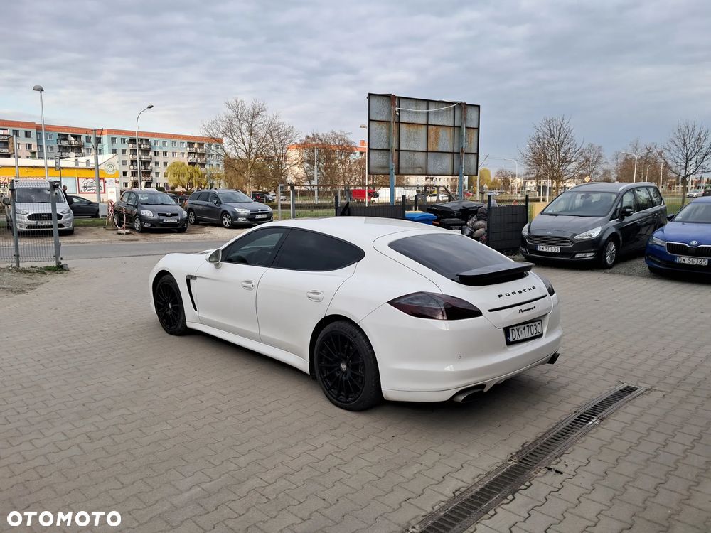 Porsche Panamera 4 PDK - 3