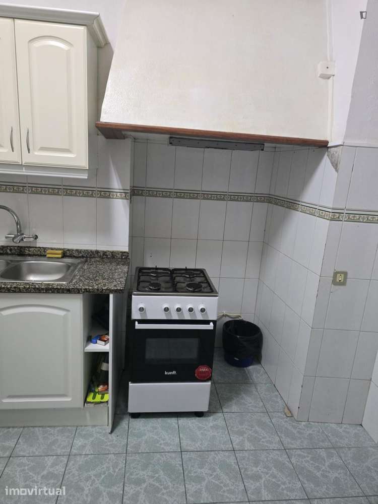 Quarto - localizado em Conchada Coimbra - Grande imagem: 5/8