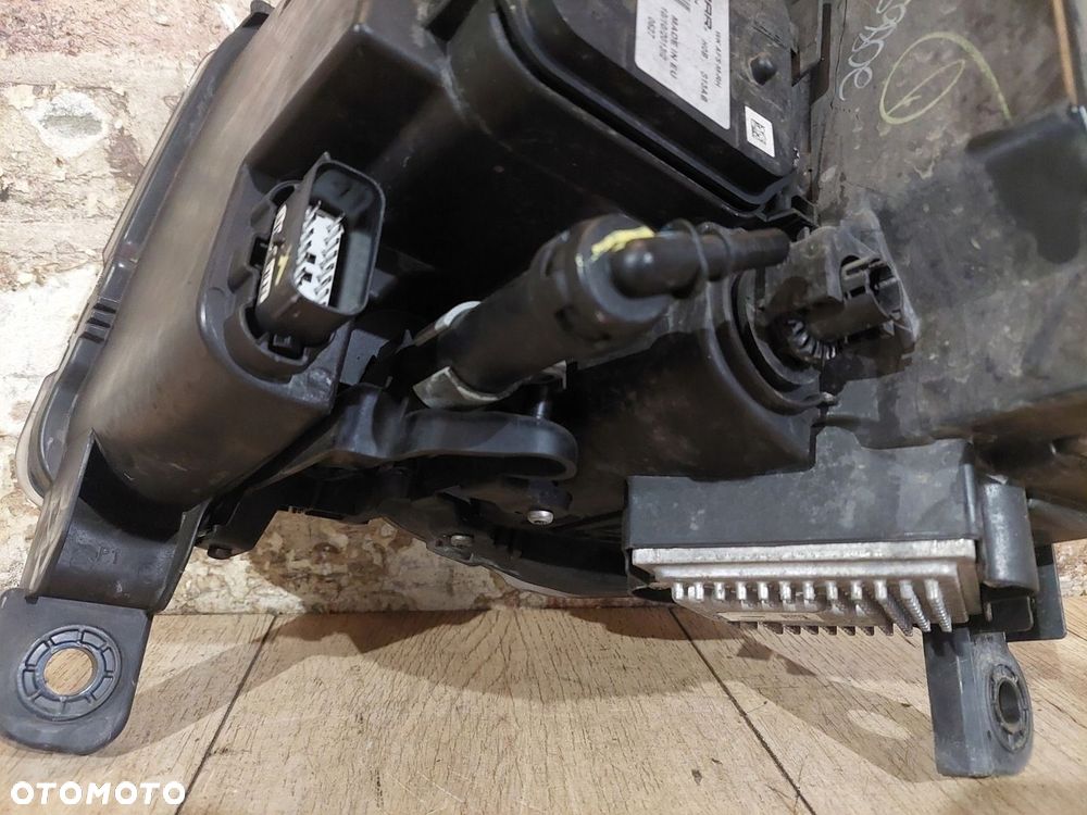 LAMPA PRZÓD PRAWA BI-XENON SKRĘTNY JEEP GRAND CHEROKEE WK2 2014 ROK ANGLIK - 7