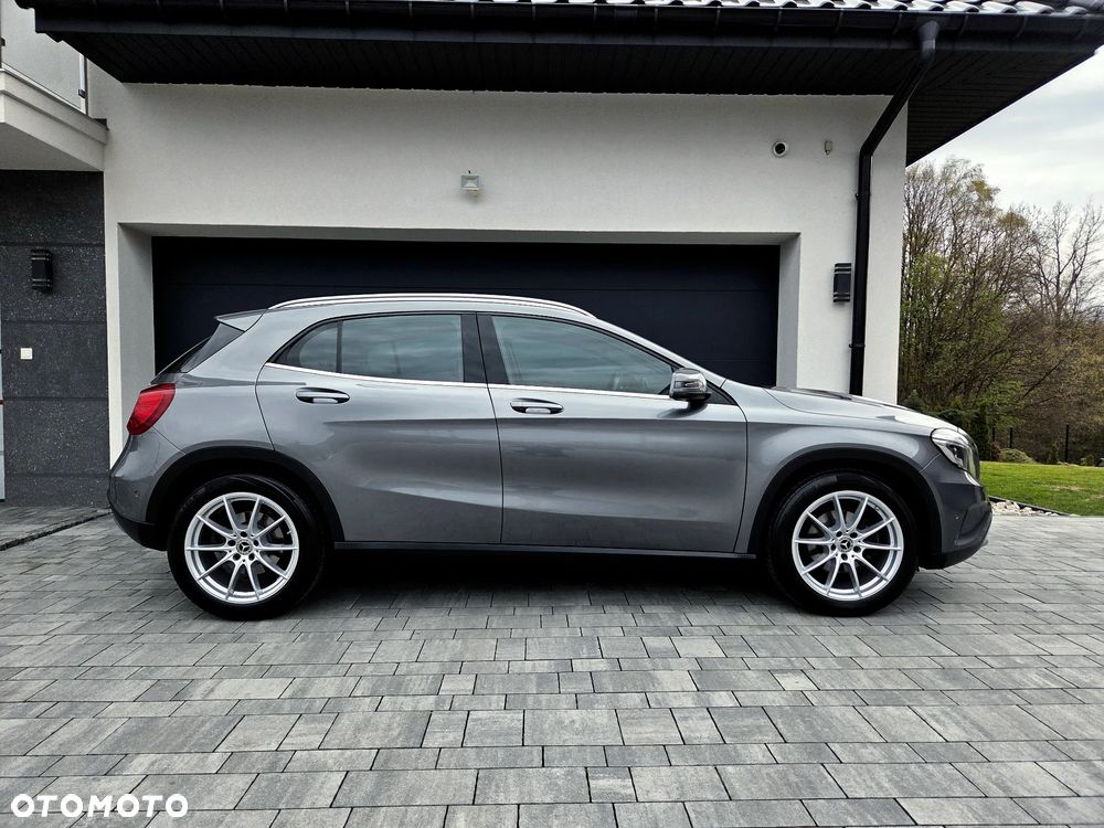 Mercedes-Benz GLA 200 - 7