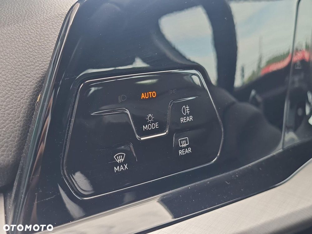 Volkswagen Golf 2.0 TDI Life - 11