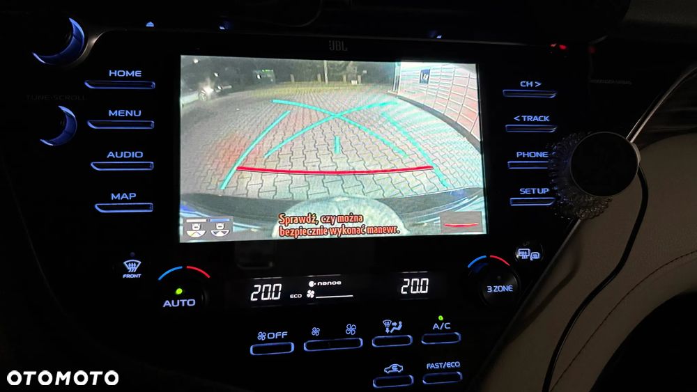 Toyota Camry 2.5 Hybrid Executive CVT - 24