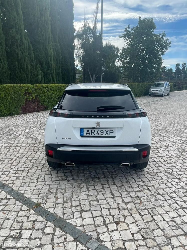 Peugeot 2008 1.2 PureTech Allure EAT8 — fotografia 3