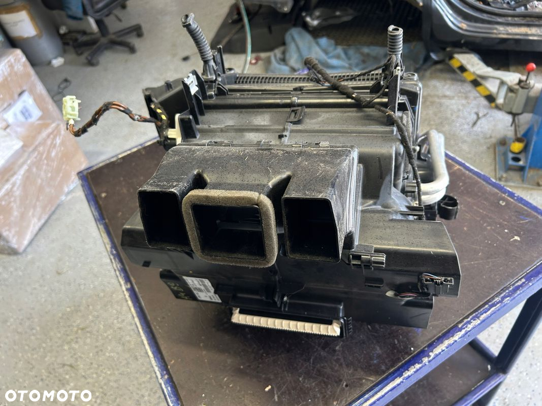 AUDI A4 B9 NAGRZEWNICA EUROPA 8W1816005J - 2
