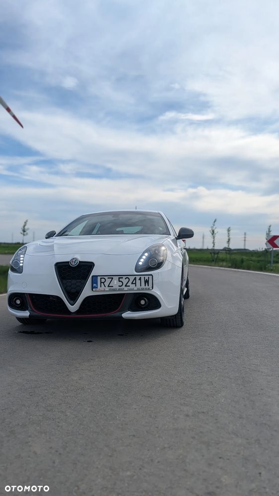 Alfa Romeo Giulietta 1750 TBi Veloce TCT - 2