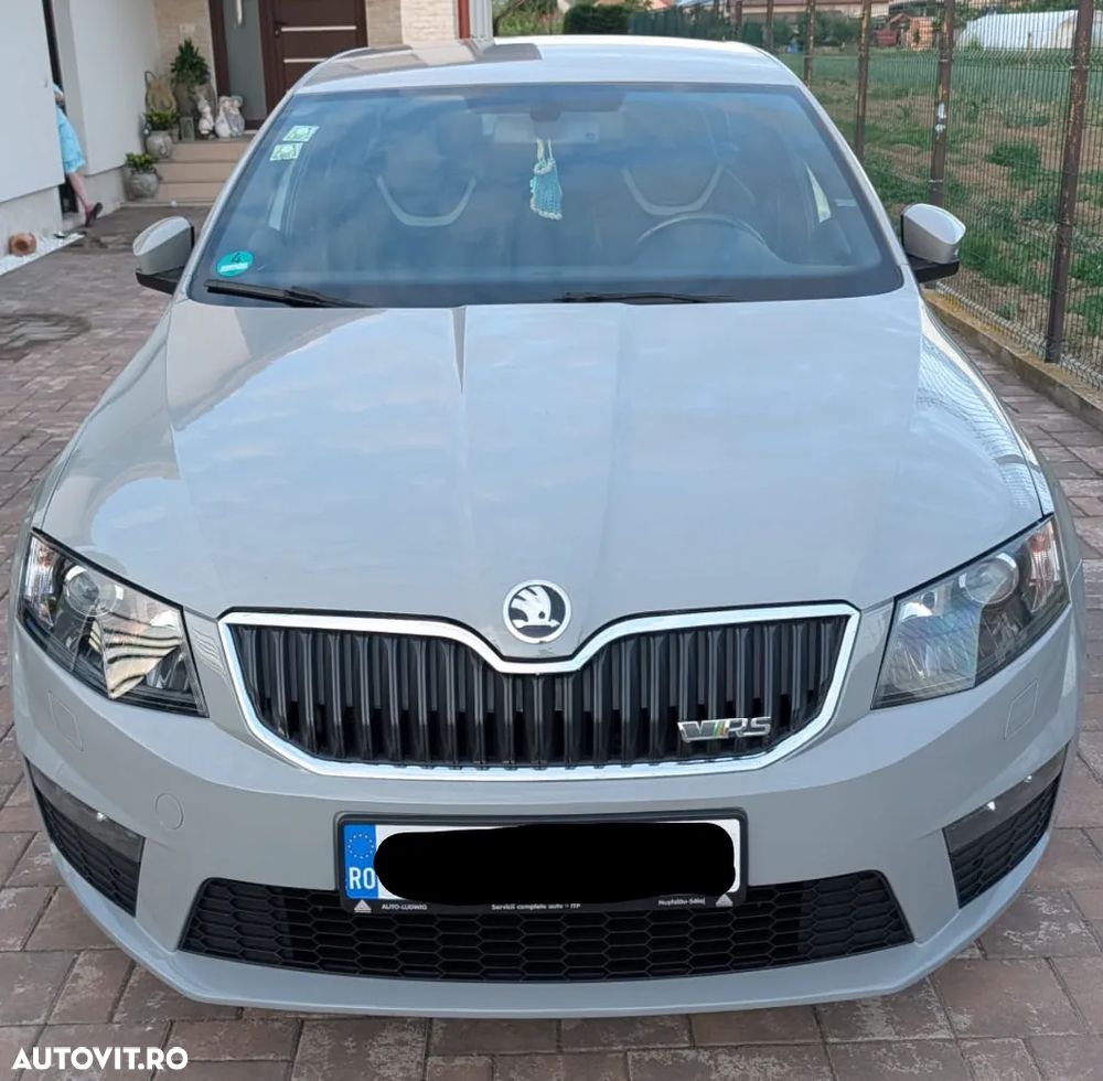 Skoda Octavia 2.0 TDI DSG RS - 2