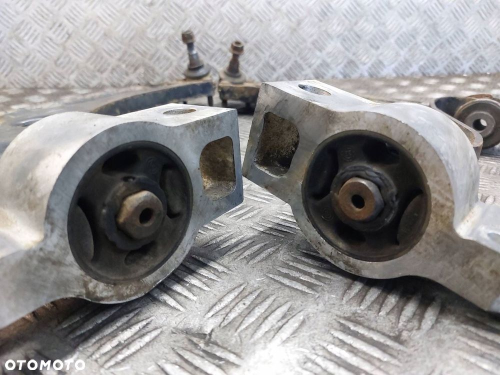 WAHACZ LEWY PRZÓD + PRAWY PRZÓD VOLKSWAGEN GOLF V - 5