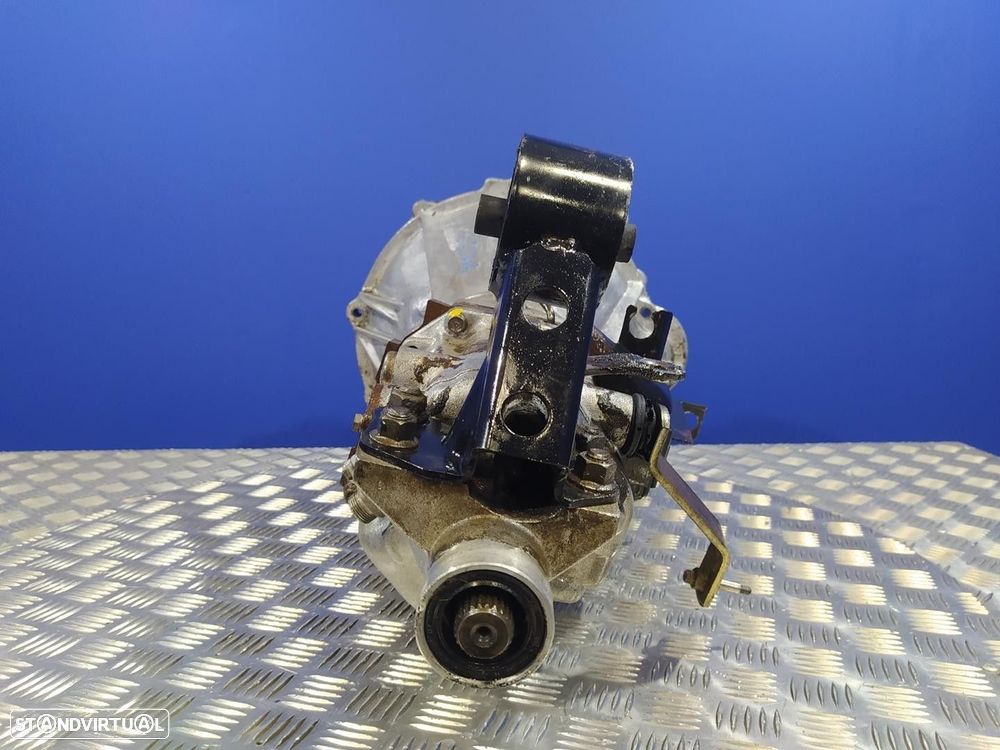 CAIXA VELOCIDADES NISSAN SERENA 2004 - 4