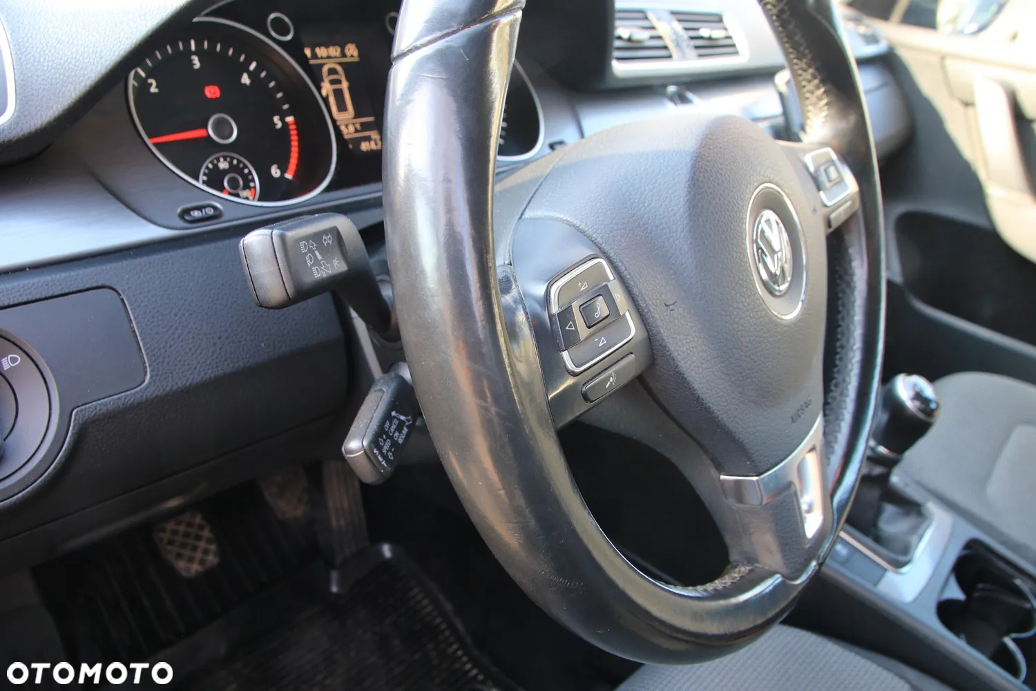 Volkswagen Passat - 8