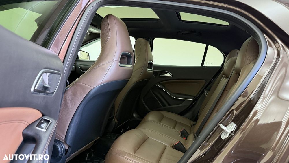 Mercedes-Benz GLA - 9