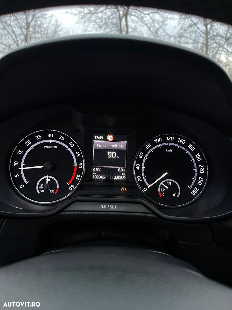 Skoda Octavia 2.0 TDI RS - 26