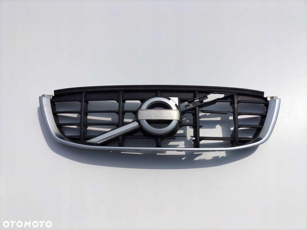 ATRAPA CHŁODNICY GRILL VOLVO XC60 - 1