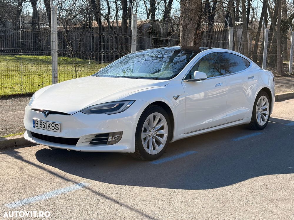 Tesla Model S - 2