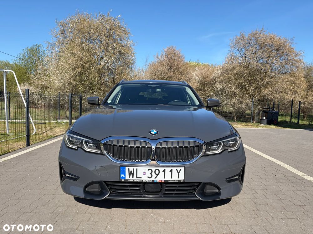 BMW Seria 3 330i - 5
