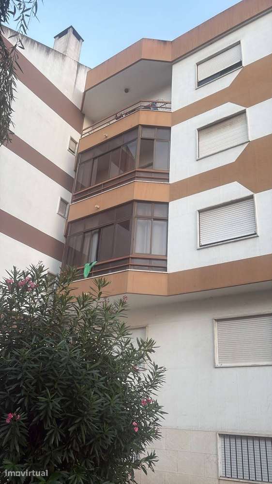 Apartamento T2 em Agualva, com bons acessos e duas frentes - Grande imagem: 5/10