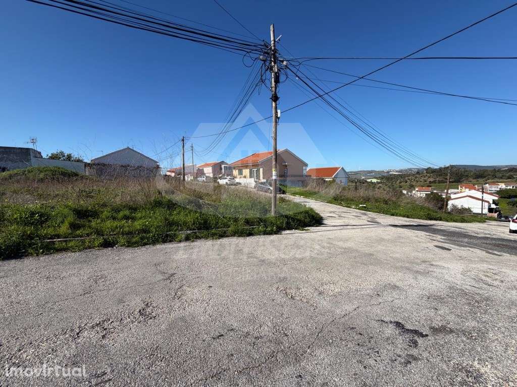 Terreno de gaveto com 224 m² no Alto de São Lourenço, Santa Iria de... - Grande imagem: 5/7