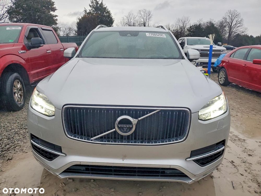Volvo XC 90 - 2