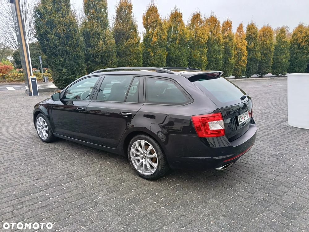 Skoda Octavia Combi 2.0 TDI RS - 12