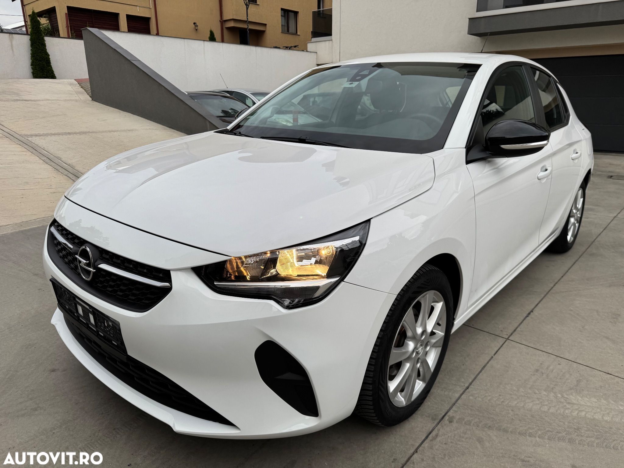 Opel Corsa 1.2 Start/Stop Edition - 1