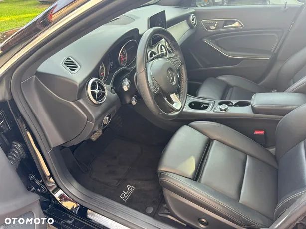 Mercedes-Benz CLA 250 4Matic 7G-DCT AMG Line - 15