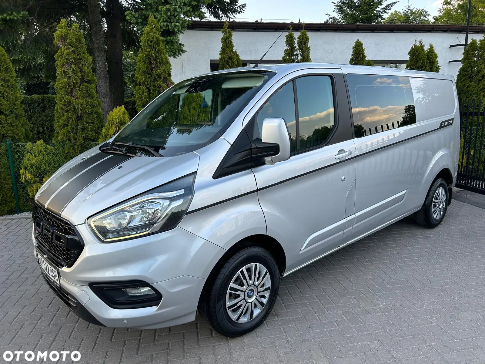 Ford Transit Custom 300 L2H1 Limited (bryg.) - 11