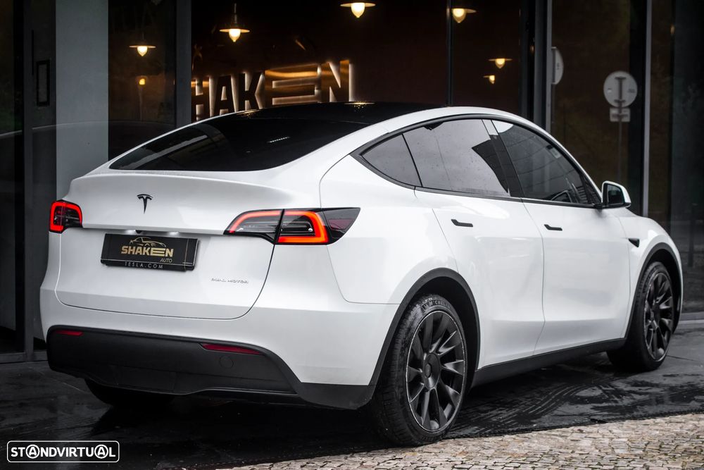 Tesla Model Y Long Range Dual Motor AWD - 2