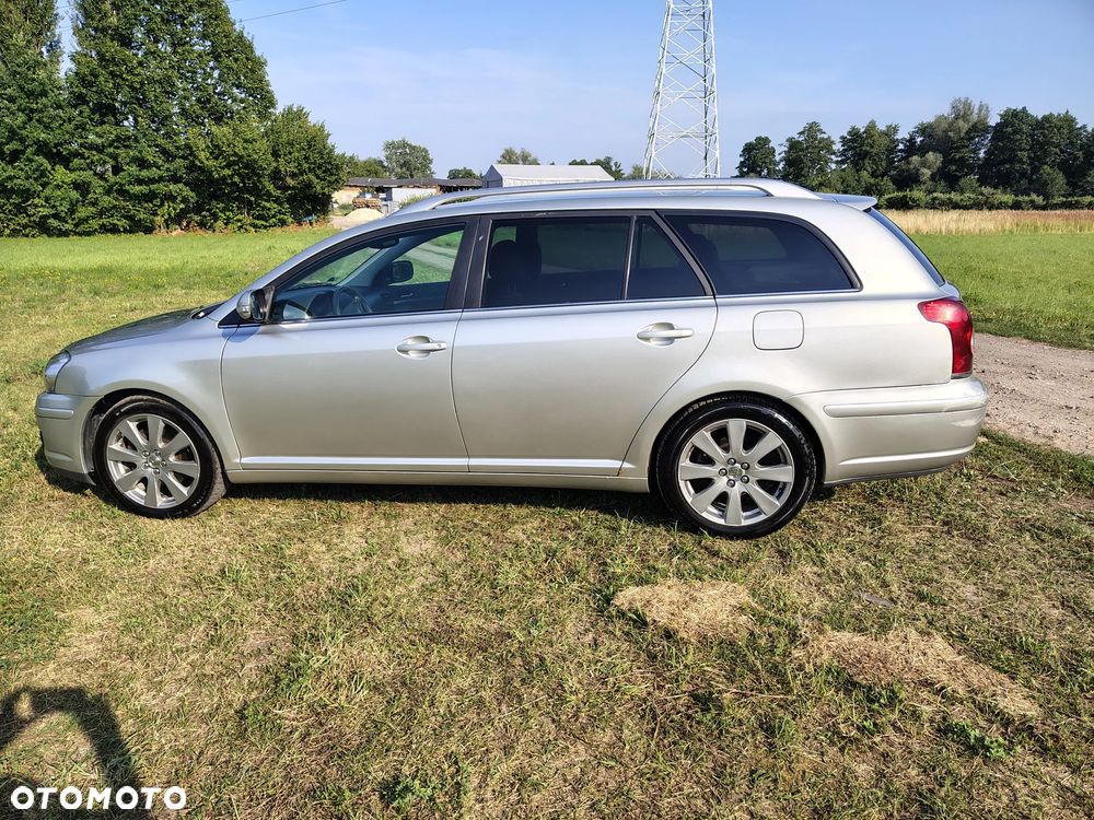 Toyota Avensis 2.0 D-4D Luna - 1
