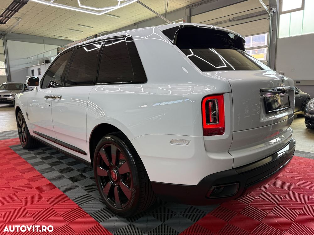 Rolls-Royce Cullinan - 6