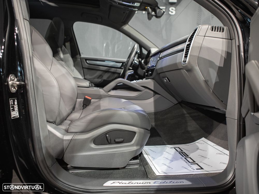 Porsche Cayenne E-Hybrid Platinum Edition - 39