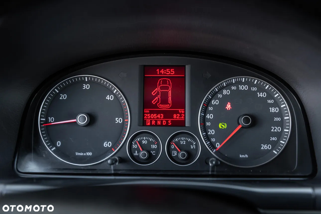 Volkswagen Touran - 18