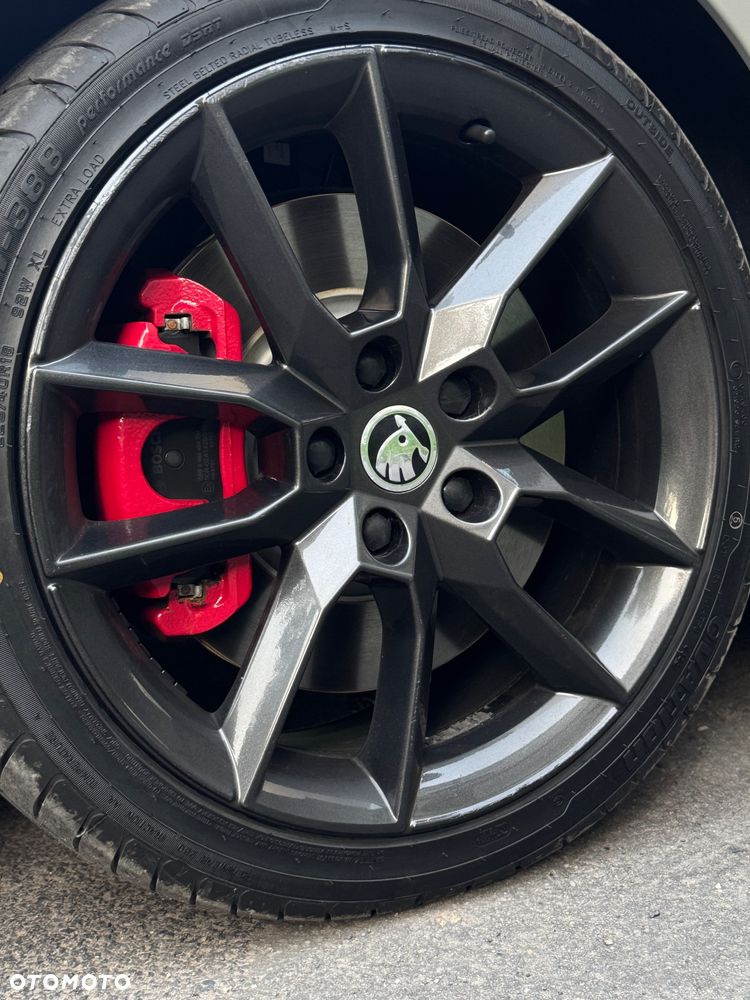 Skoda Octavia 2.0 TSI RS DSG - 17