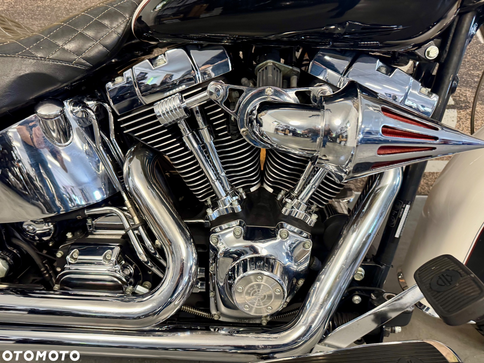 Harley-Davidson Softail Deluxe - 7