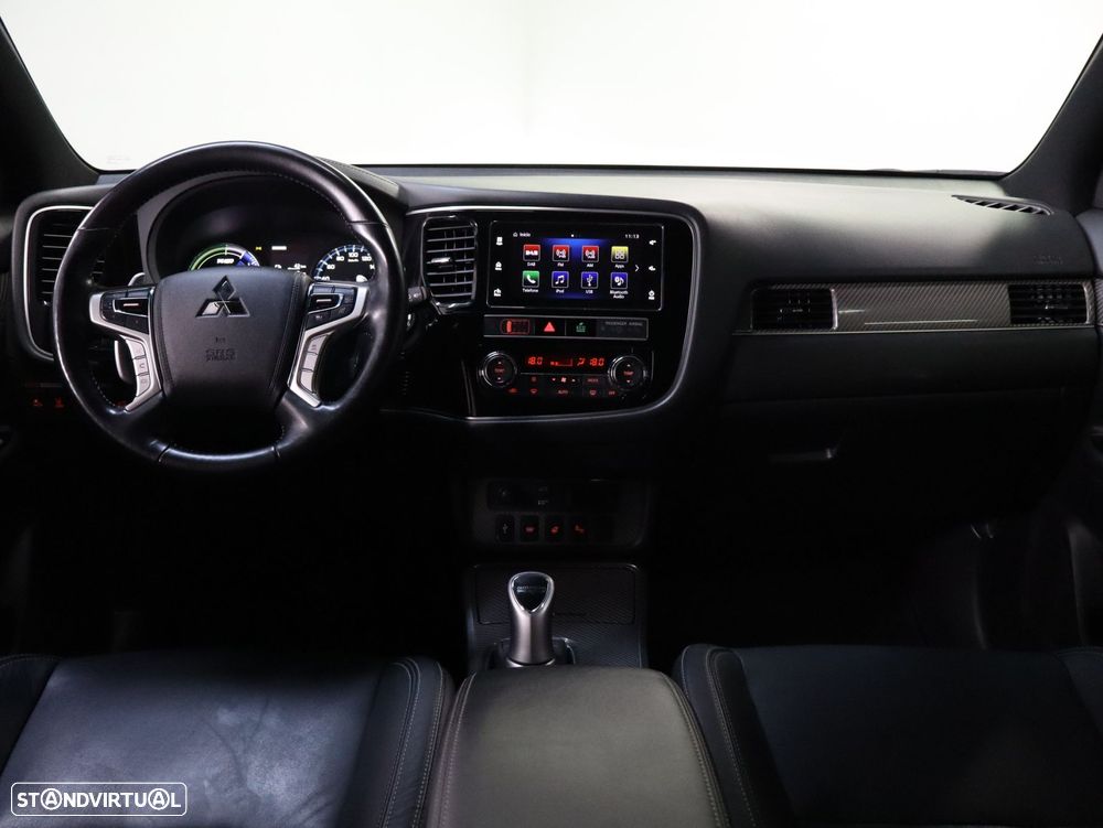 Mitsubishi Outlander 2.4 Instyle - 10