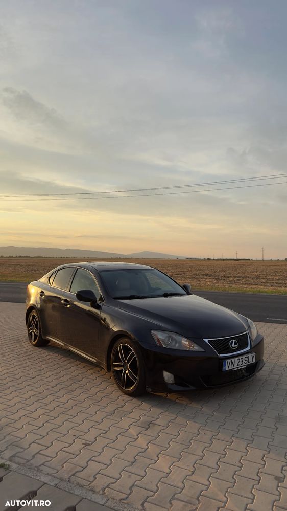 Lexus Seria IS 250 2.5 V6 Aut Luxury - 3